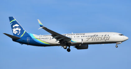 alaska airlines plane